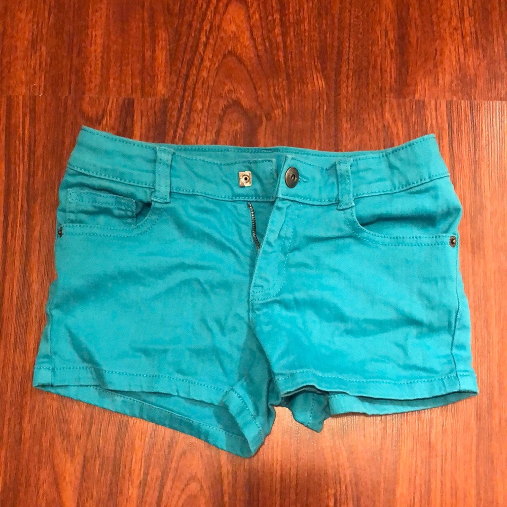 Like new girls shorts